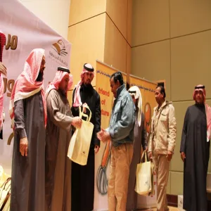 برنامج "توعوي " لعُمال الصيانة والنظافة بمجمع الكليات بالزلفي