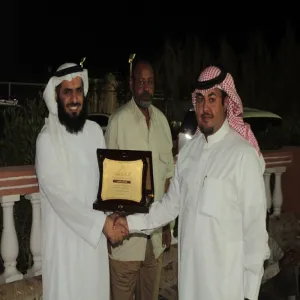 كلية الطب تقيم لقاءً لمنسوبيها وتكرِّم المجلي لجهوده