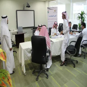 عمادة خدمة المجتمع والتعليم المستمر تبدأ استقبال الطلبة المقبولين في برنامج تدريب حملة الدبلومات الصحية