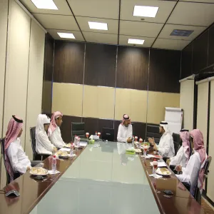 وفدٌ من الإدارة العامة للتخطيط والتطوير الإداري بالجامعة يطَّلعُ على تجارب وإنجازات جامعة الملك سعود في مجال التخطيط والتطوير