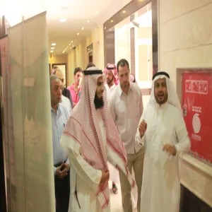 وكيل الجامعة للشؤون التعليمية يزور السنة التحضيرية في مقرها الجديد