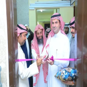 وكيل الجامعة للدراسات العليا والبحث العلمي يفتتح نادي الابتكار بالمجمعة
