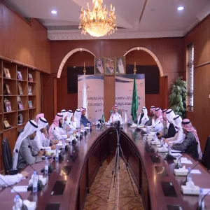 وكيل الجامعة للدراسات العليا والبحث العلمي يلتقي مع عمداء الكليات