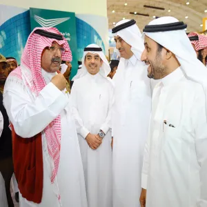 صاحب السمو الأمير فيصل بن عبد الله بن محمد آل سعود وزير التربية والتعليم يزور جناح الجامعة