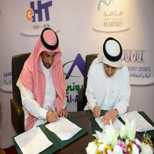 مدير الجامعة يوقع عقود مشاريع عاجلة لصالح كلية العلوم والدراسات الإنسانية للبنات برماح