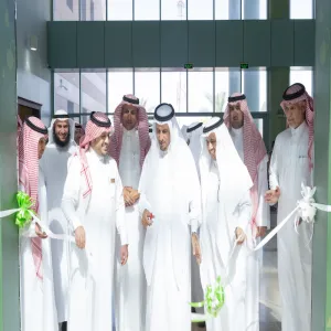 معالي مدير الجامعة يفتتح معرض أسبوع المكتبة