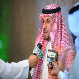 معالي مدير الجامعة يرفع شكره للقيادة على الثقة الملكية بالتمديد لمعاليه