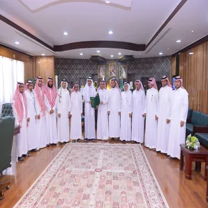 معالي مدير الجامعة يلتقي بأعضاء لجنة إعداد الحساب الختامي