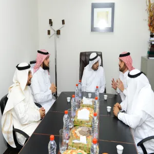 سعادة وكيل الجامعة للشؤون التعليمية يزور مستشفى الملك خالد بالمجمعة