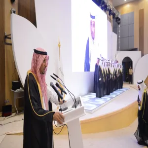 معالي مدير الجامعة يرعى حفل تكريم خريجي اول دفعة من طلاب كلية الطب
