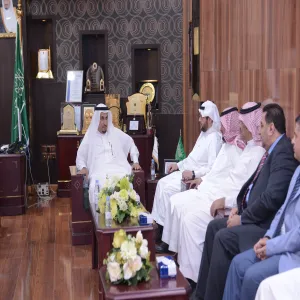 معالي مدير الجامعة يلتقي بسعادة عميد كلية طب الأسنان وعدد من منسوبيها