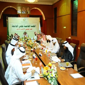خلال ترأس معالي المدير لاجتماع مجلس الجامعة التوصية بإنشاء كليتين في مركز تمير وقطاع الارطاوية 