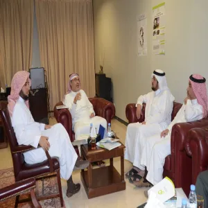 وفد من عمادة البحث العلمي بالجامعة يطلعون على تجربة جامعة الإمام في المجال البحثي