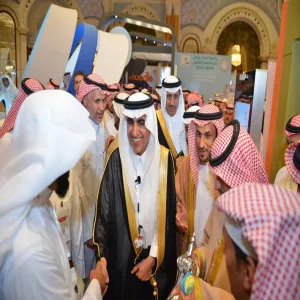 معالي وزير التعليم ومعالي مدير الجامعة يدشنان جناح عمادة التعليم الإلكتروني في المعرض الدولي الرابع