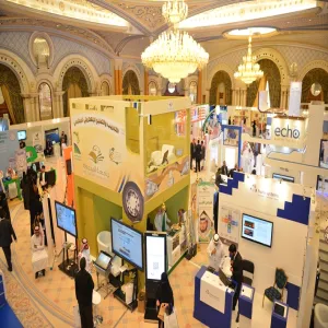 عمادة التعليم الإلكتروني تقيم دورات مجانية عن بعد لزوار جناح العمادة في المعرض المصاحب للمؤتمر الدولي