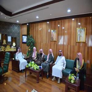 معالي مدير الجامعة يستقبل رئيس وأعضاء مجلس إدارة جمعية تحفيظ القرآن الكريم بالمجمعة