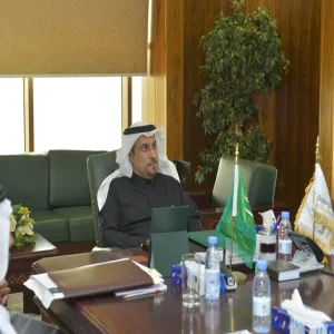 لجنة إعداد الخطة الإستراتيجية تلتقي بقيادات الجامعة