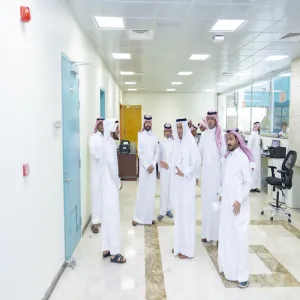 معالي مدير الجامعة يقوم بزيارة تفقدية لعمادة القبول والتسجيل
