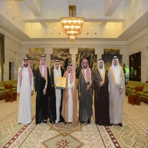 بمناسبة حصول الجامعة على الاعتماد المؤسسي : سمو أمير منطقة الرياض يستقبل معالي مدير الجامعة وعدد من قياداتها