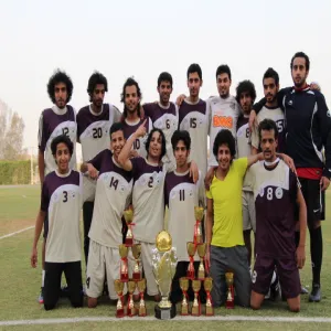 طلاب كلية التربية يحققون كأس معالي مدير الجامعة