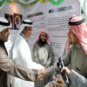 كلية إدارة الأعمال تشارك بجناح في يوم البحث العلمي والابتكار