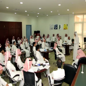 كلية ادارة الاعمال تُقيم دورة " تهيئة الموظف الجديد لسوق العمل "
