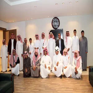 وفد طلابي يزور بلدية محافظة الزلفي ويلتقي برئيس بلدية المحافظة