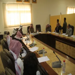 وفد طلابي من كلية المجتمع يزور قسم الميزانية بإدارة التربية والتعليم بالمجمعة