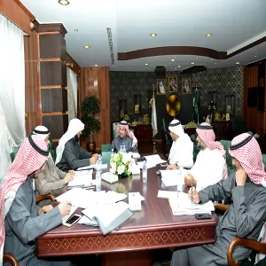 برئاسة معالي مدير الجامعة لجنة التعاملات الإلكترونية بالجامعة تعقد اجتماعها الثالث لهذا العام