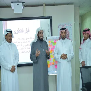 وكيل الجامعة يفتتح البرامج التدريبية في الإدارةُ العامةُ للتخطيط والتطوير الإداري ويتفقد مرافق الإدارة