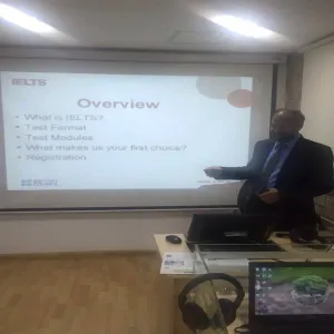 قسم اللغة الإنجليزية في كلية التربية بالمجمعة بالتعاون مع وكالة شؤون الطلاب يقيم دورة أسبوعية بعنوان (دورة تأسيسية لاختبارات القدرات اللغوية في اللغة الإنجليزية IELTS  )