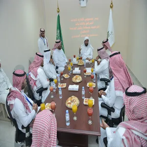 وكيل الجامعة يتفقد أعمال الإدارة العامة للمرافق والخدمات ويدشن الشعار الجديد لسيارات الخدمة